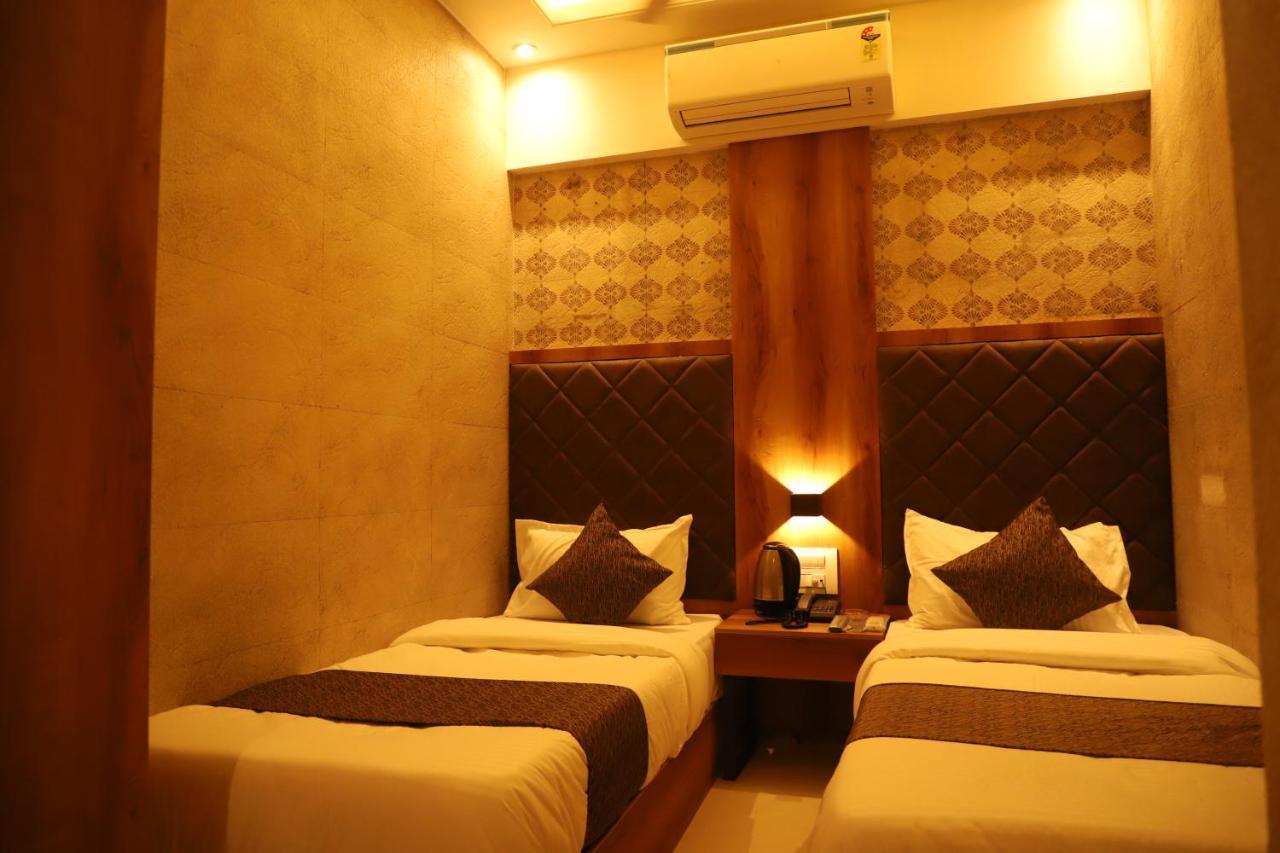 Hotel Sai Pritam Mumbai Bagian luar foto