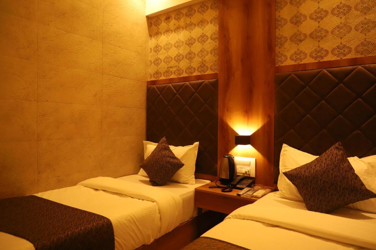 Hotel Sai Pritam Mumbai Bagian luar foto