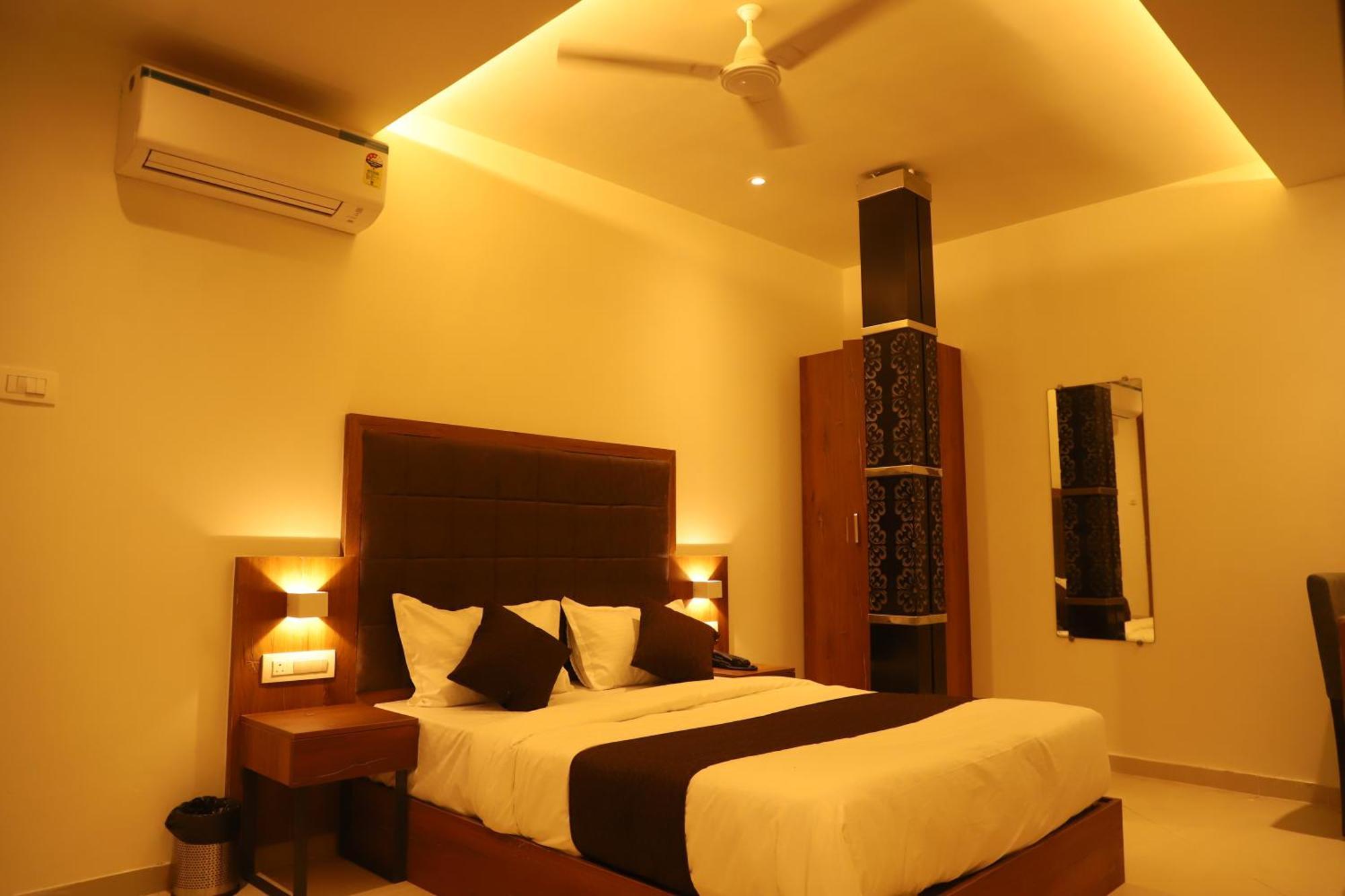 Hotel Sai Pritam Mumbai Bagian luar foto